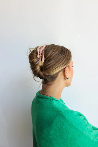 KAXI Wavy Midi Hold Everything Claw