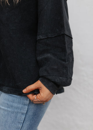 Roxy Pullover - Black
