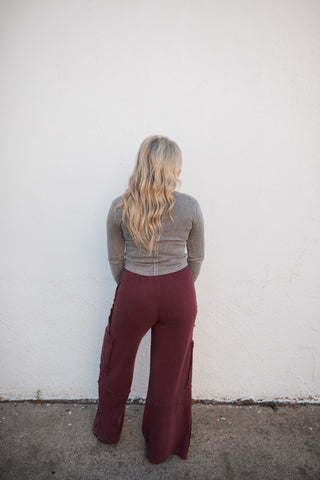 Snoozing Sweatpants - Dark Cherry