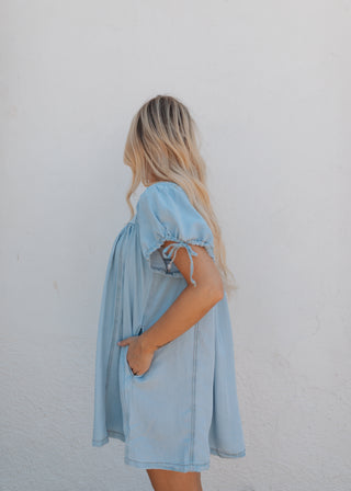 Carson Dress - Light Wash