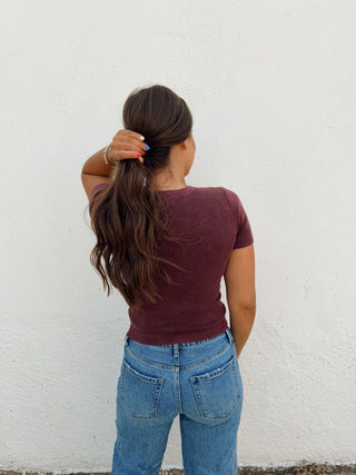 Wren Ribbed Knit Tee - Maroon