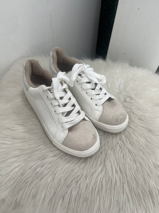 Sneakers- White/Silver