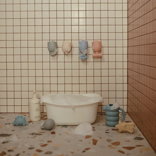 Pour and Play Bath Set